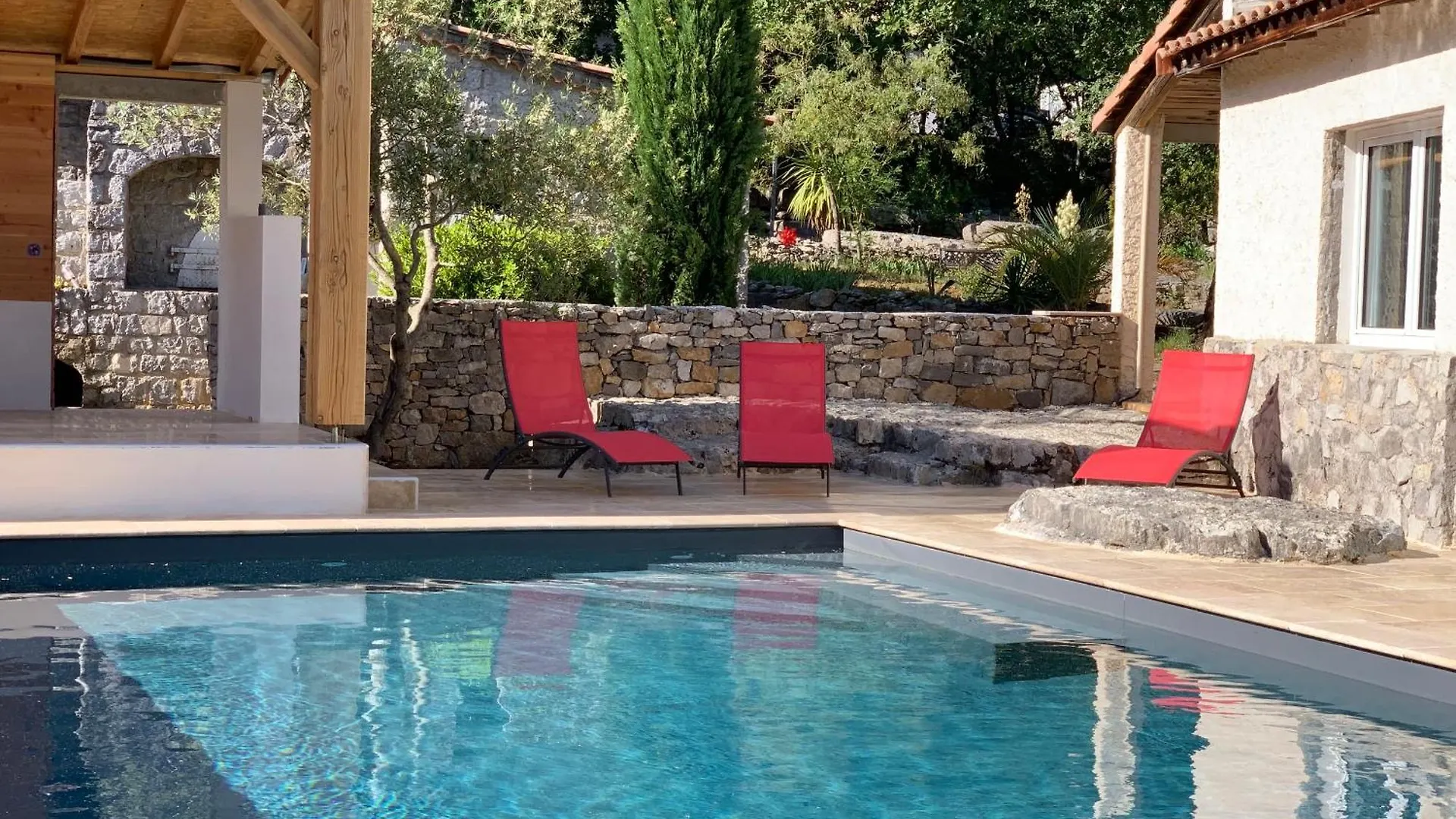 Le Mazet studio avec terrasse et spa privatif Saint Alban Auriolles