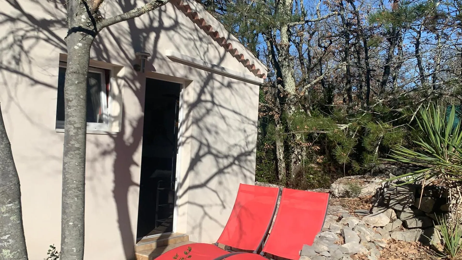 Le Mazet studio avec terrasse et spa privatif Saint Alban Auriolles 0*,  France