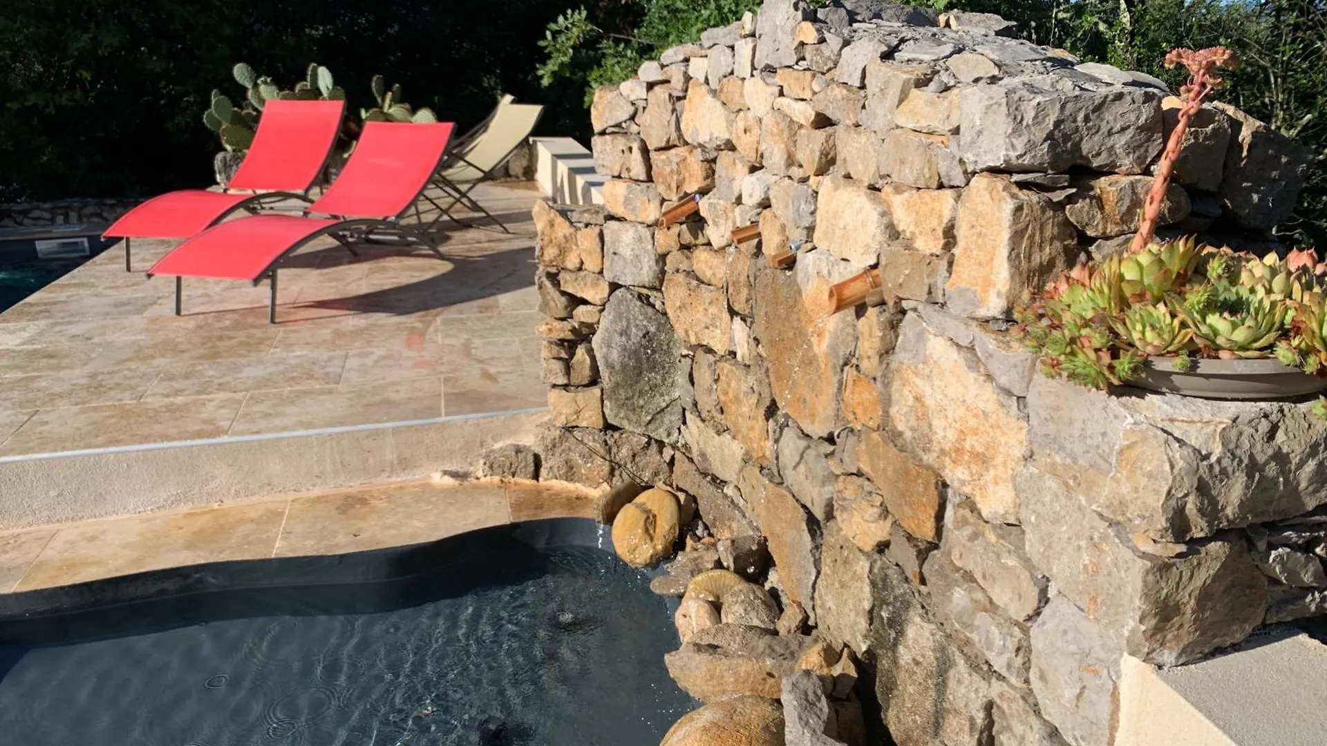 Appartement Le Mazet studio avec terrasse et spa privatif Saint Alban Auriolles
