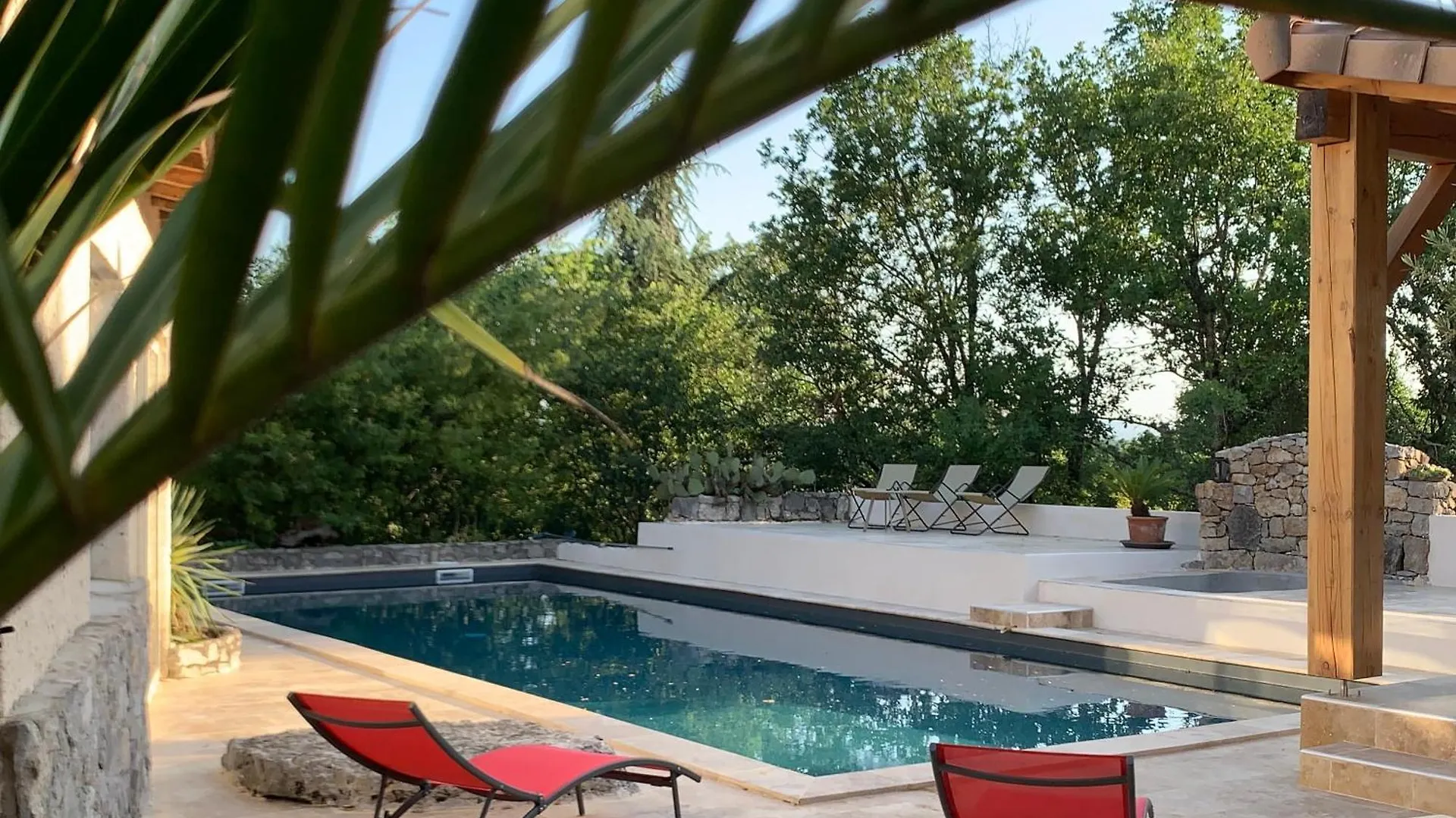 Le Mazet studio avec terrasse et spa privatif Saint Alban Auriolles Appartement
